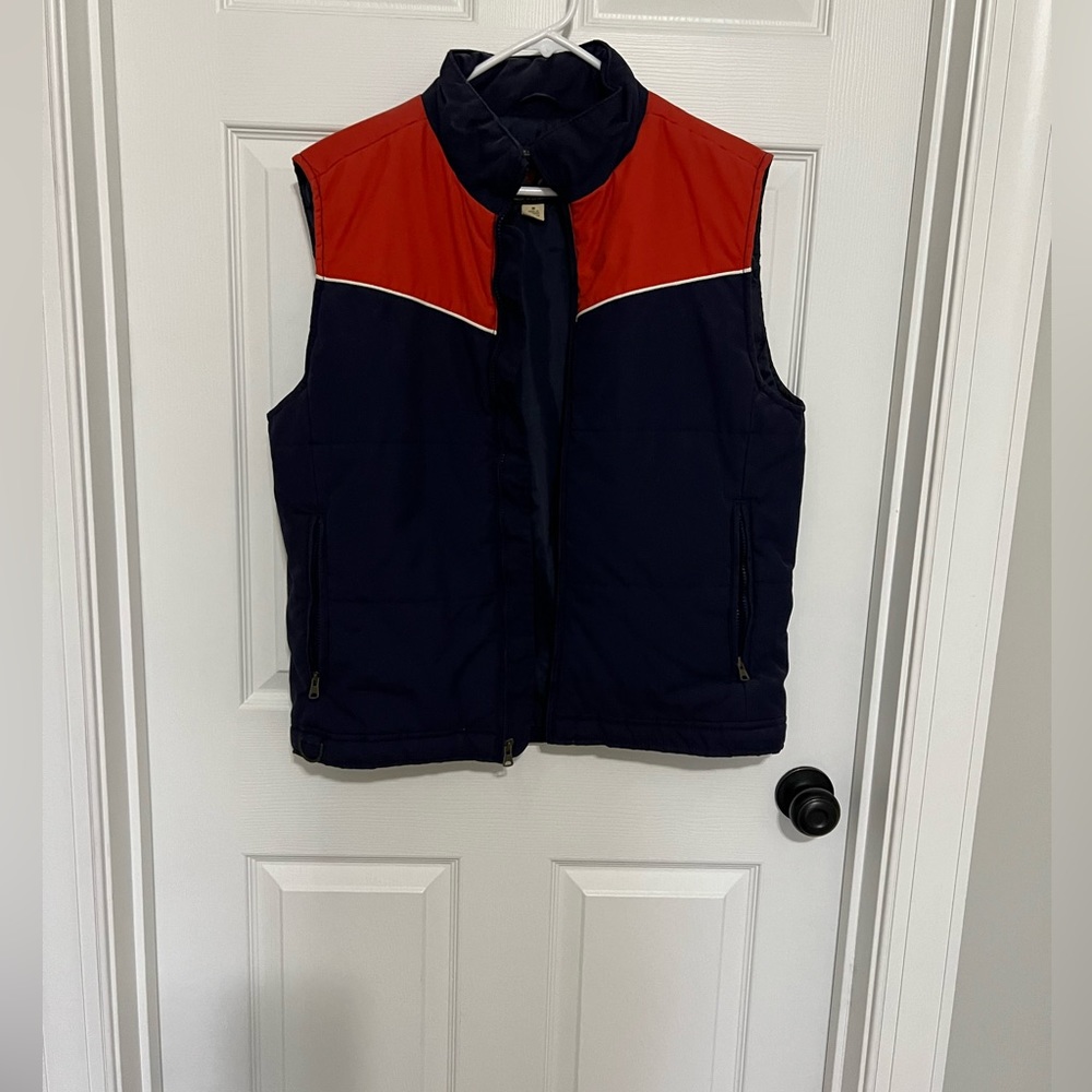 Men’s vest size medium no returns.